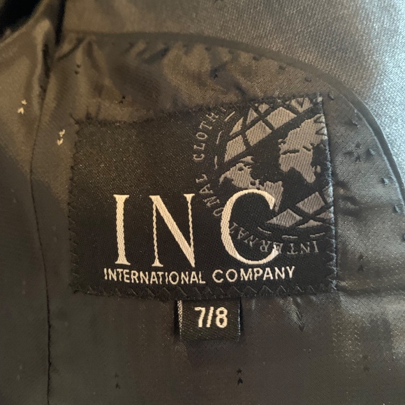 boys suit - Picture 4 of 4